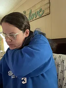 velvetta  online show from 11-18-25, 05:17