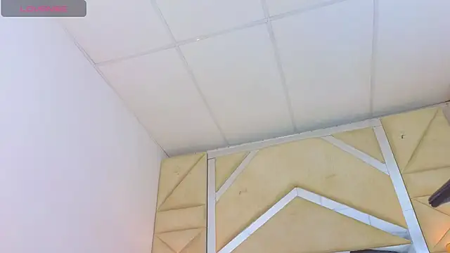 Tiphani walker  online show from 10-10-25, 01:59