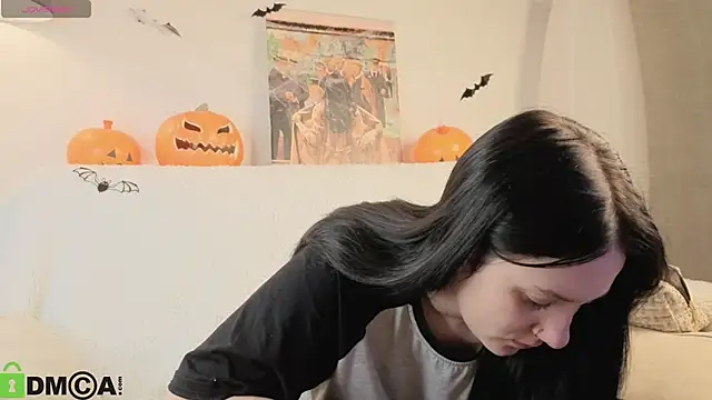 Snapshot of Kvetachka chatting on 10-30-25, 01:18 Kvetachka online show from 10-30-25, 01:18