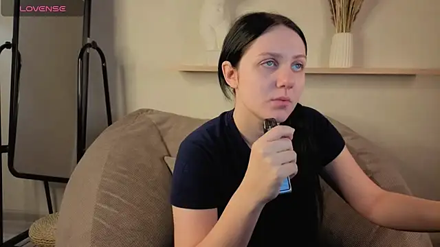 Snapshot of Kvetachka chatting on 11-20-25, 01:17 Kvetachka online show from 11-20-25, 01:17