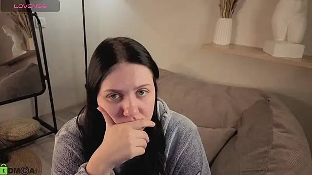 Snapshot of Kvetachka chatting on 11-25-25, 01:49 Kvetachka online show from 11-25-25, 01:49