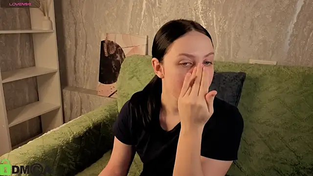 Snapshot of Kvetachka chatting on 11-30-25, 01:42 Kvetachka online show from 11-30-25, 01:42