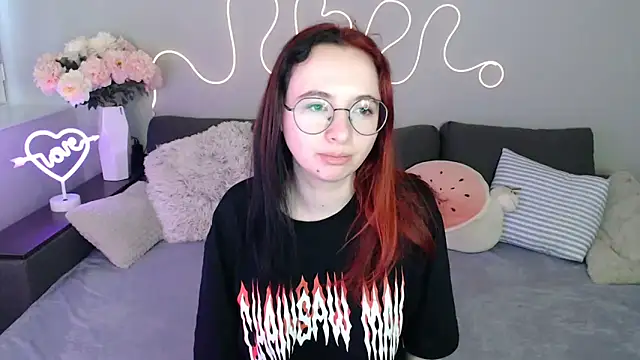 Snapshot of Mini_Diva chatting on 11-05-25, 09:20 Mini Diva online show from 11-05-25, 09:20