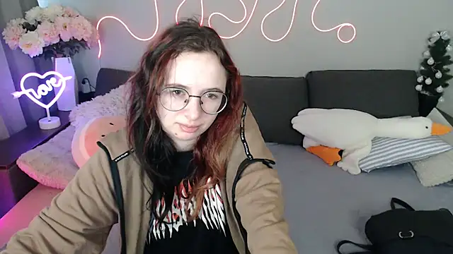 Mini Diva online show from 04-05-26, 08:22