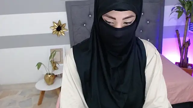 Snapshot of Jalima_sabag chatting on 12-23-24, 07:09 Jalima sabag online show from 12-23-24, 07:09