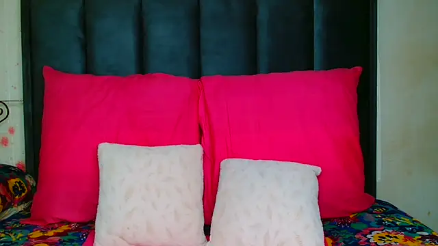 Kiaralane xx online show from 02-04-25, 12:33