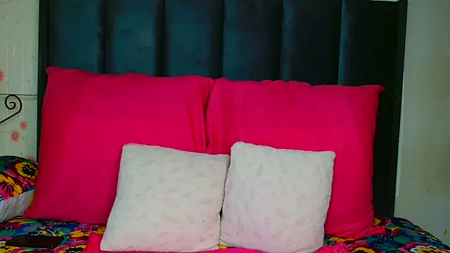 Kiaralane xx online show from 03-06-25, 12:19