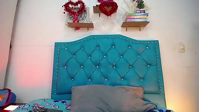 luly pink online show from 02-13-25, 03:07