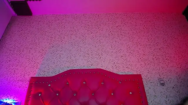 luly pink online show from 09-25-25, 03:43