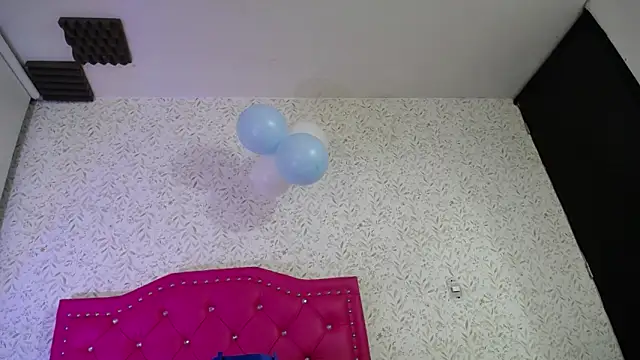 luly pink online show from 10-10-25, 03:16