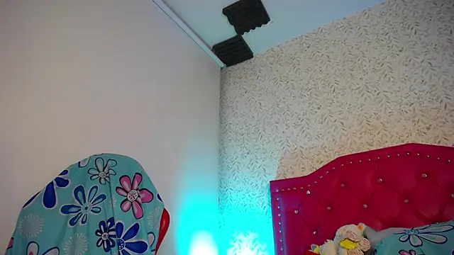 luly pink online show from 04-15-26, 04:08