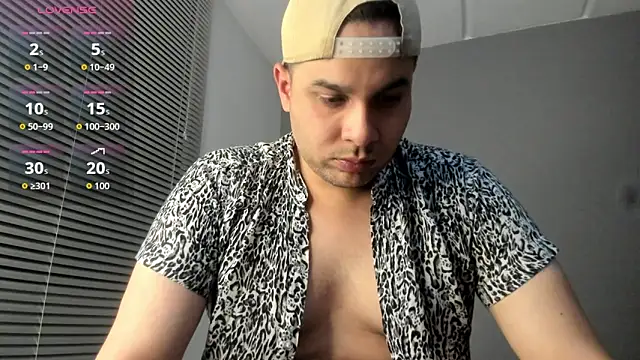 Latin boy surprisee online show from 06-09-26, 12:22