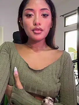 Snapshot of VictoireFeller chatting on 02-03-26, 11:21 VictoireFeller online show from 02-03-26, 11:21