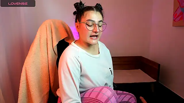 setzuna  online show from 02-18-26, 01:29