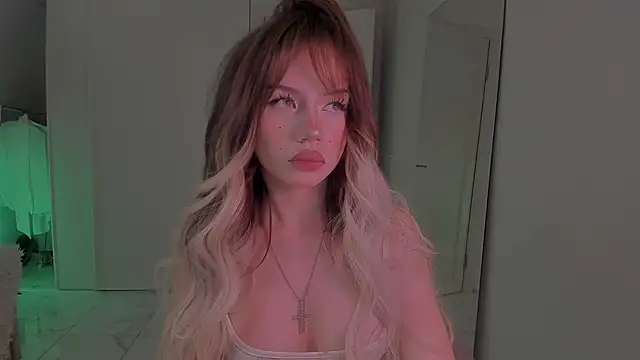 Snapshot of KellyBarton chatting on 12-01-25, 12:04 KellyBarton online show from 12-01-25, 12:04