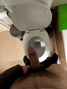 Snapshot of onbifeet chatting on 02-17-25, 01:10 onbifeet online show from 02-17-25, 01:10