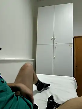 Snapshot of onbifeet chatting on 03-05-25, 03:29 onbifeet online show from 03-05-25, 03:29