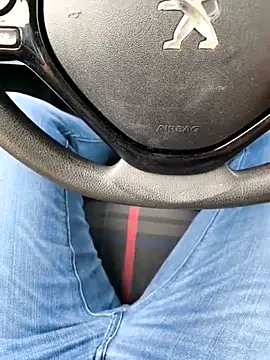 Snapshot of onbifeet chatting on 10-21-25, 01:34 onbifeet online show from 10-21-25, 01:34