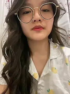 Snapshot of Krixxi22 chatting on 12-12-24, 03:37 Krixxi22 online show from 12-12-24, 03:37