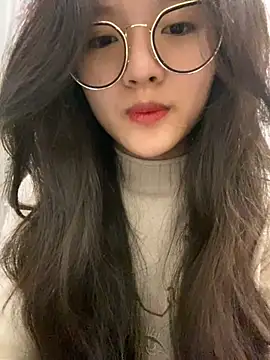 Snapshot of Krixxi22 chatting on 12-13-24, 02:16 Krixxi22 online show from 12-13-24, 02:16