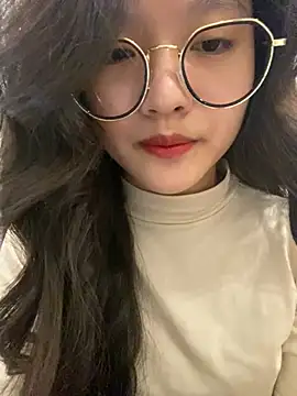 Snapshot of Krixxi22 chatting on 12-18-24, 05:21 Krixxi22 online show from 12-18-24, 05:21