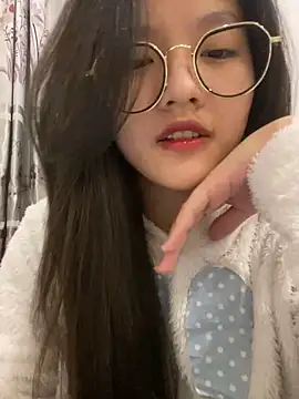 Snapshot of Krixxi22 chatting on 12-21-24, 03:42 Krixxi22 online show from 12-21-24, 03:42