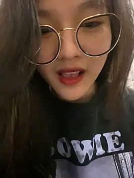 Snapshot of Krixxi22 chatting on 12-25-24, 02:45 Krixxi22 online show from 12-25-24, 02:45