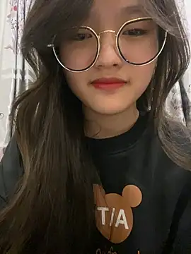 Snapshot of Krixxi22 chatting on 01-01-25, 03:14 Krixxi22 online show from 01-01-25, 03:14