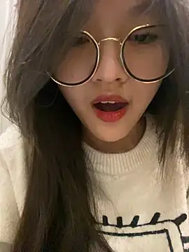 Snapshot of Krixxi22 chatting on 01-10-25, 02:45 Krixxi22 online show from 01-10-25, 02:45