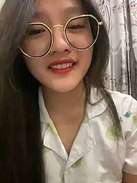 Snapshot of Krixxi22 chatting on 01-16-25, 03:24 Krixxi22 online show from 01-16-25, 03:24