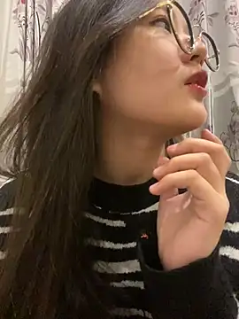 Snapshot of Krixxi22 chatting on 01-18-25, 04:10 Krixxi22 online show from 01-18-25, 04:10