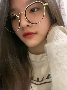 Snapshot of Krixxi22 chatting on 02-05-25, 02:59 Krixxi22 online show from 02-05-25, 02:59