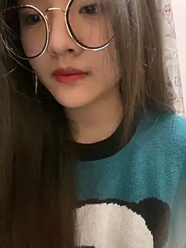 Snapshot of Krixxi22 chatting on 02-06-25, 03:52 Krixxi22 online show from 02-06-25, 03:52