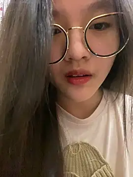 Snapshot of Krixxi22 chatting on 02-13-25, 03:14 Krixxi22 online show from 02-13-25, 03:14