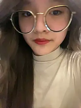 Snapshot of Krixxi22 chatting on 02-14-25, 02:33 Krixxi22 online show from 02-14-25, 02:33