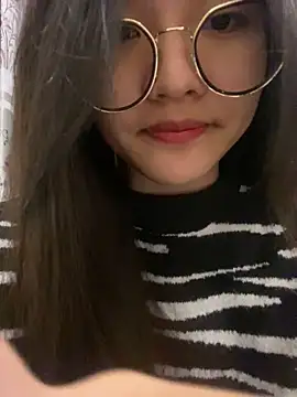 Snapshot of Krixxi22 chatting on 02-15-25, 03:06 Krixxi22 online show from 02-15-25, 03:06