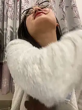 Snapshot of Krixxi22 chatting on 02-18-25, 02:16 Krixxi22 online show from 02-18-25, 02:16