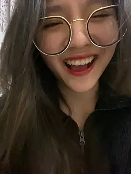 Snapshot of Krixxi22 chatting on 02-25-25, 04:21 Krixxi22 online show from 02-25-25, 04:21