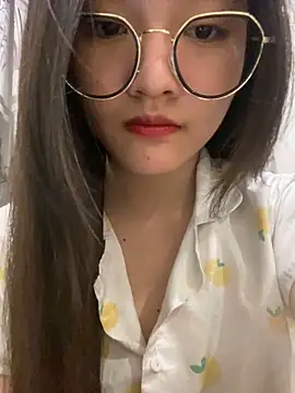 Snapshot of Krixxi22 chatting on 03-06-25, 03:24 Krixxi22 online show from 03-06-25, 03:24