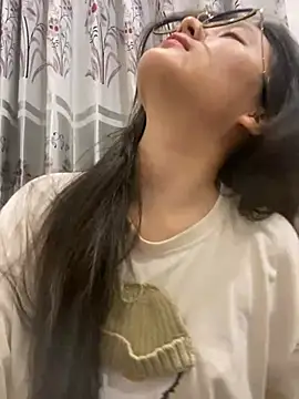 Snapshot of Krixxi22 chatting on 03-16-25, 03:28 Krixxi22 online show from 03-16-25, 03:28