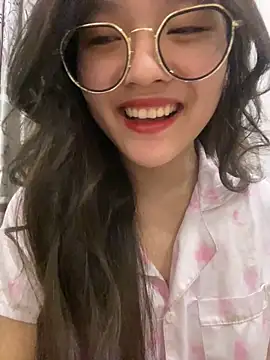 Snapshot of Krixxi22 chatting on 03-17-25, 02:12 Krixxi22 online show from 03-17-25, 02:12