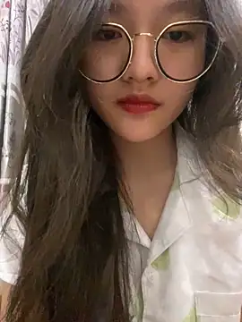 Snapshot of Krixxi22 chatting on 03-19-25, 03:40 Krixxi22 online show from 03-19-25, 03:40