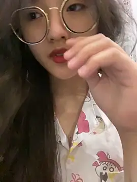 Snapshot of Krixxi22 chatting on 03-21-25, 03:02 Krixxi22 online show from 03-21-25, 03:02