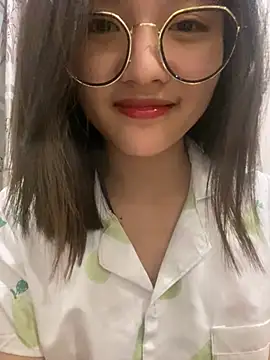 Snapshot of Krixxi22 chatting on 03-22-25, 02:58 Krixxi22 online show from 03-22-25, 02:58