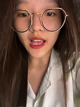 Snapshot of Krixxi22 chatting on 09-10-25, 02:17 Krixxi22 online show from 09-10-25, 02:17