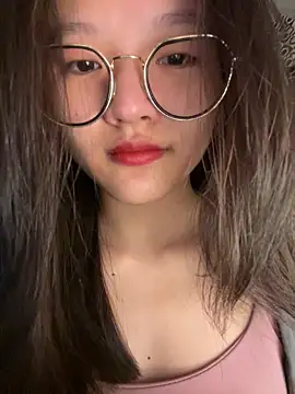 Snapshot of Krixxi22 chatting on 09-11-25, 03:01 Krixxi22 online show from 09-11-25, 03:01