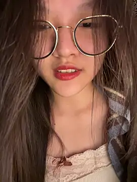 Snapshot of Krixxi22 chatting on 09-22-25, 04:31 Krixxi22 online show from 09-22-25, 04:31