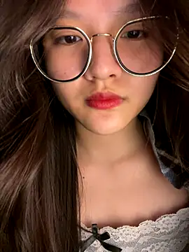 Snapshot of Krixxi22 chatting on 09-27-25, 02:11 Krixxi22 online show from 09-27-25, 02:11