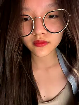 Snapshot of Krixxi22 chatting on 10-01-25, 02:34 Krixxi22 online show from 10-01-25, 02:34