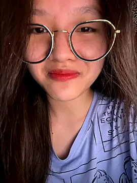 Snapshot of Krixxi22 chatting on 10-02-25, 02:24 Krixxi22 online show from 10-02-25, 02:24